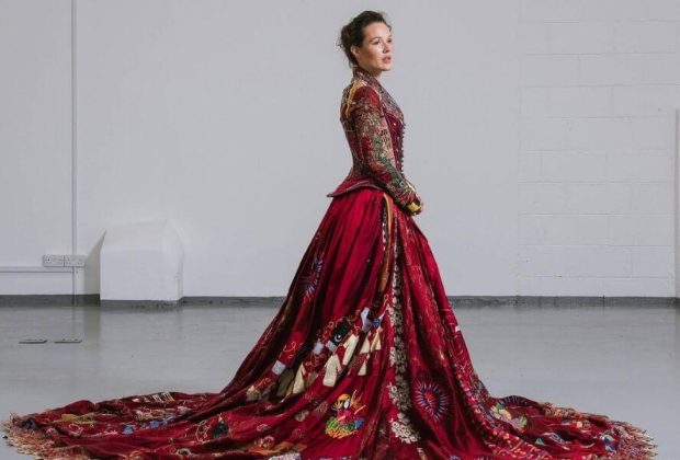 Sparkle and shine in your Diwali dress